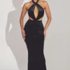 Vestido largo de terciopelo con cuello halter Adriana en negro azabache