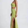 Vestido largo de un solo hombro con detalles metálicos Rosalia en verde oliva