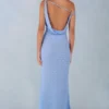 Vestido largo de un solo hombro Nivara con estampado de lunares azules