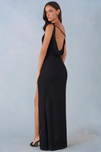 Vestido largo de un solo hombro Nivara en negro