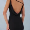 Vestido largo de un solo hombro Nivara en negro