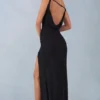 Vestido largo de un solo hombro Nivara en negro