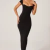 Vestido largo Dolcezza con escote corazón en negro
