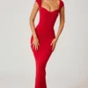 Vestido largo Dolcezza con escote corazón en rojo