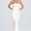Vestido largo drapeado con apliques florales Aveline en color marfil