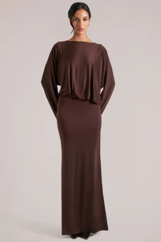 Vestido largo drapeado de manga larga Lani en marrón chocolate