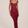 Vestido largo Elisa con escote corazón en rojo cereza