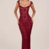 Vestido largo Elisa con escote corazón en rojo cereza