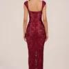 Vestido largo Elisa con escote corazón en rojo cereza