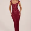 Vestido largo Elisa con escote corazón en rojo cereza