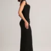 Vestido largo Elva de modal con cuello corazón y cintura drapeada en negro