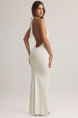 Vestido largo Hallie de modal con cuello halter en blanco