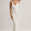 Vestido largo Hallie de modal con cuello halter en blanco