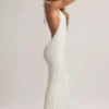 Vestido largo Hallie de modal con cuello halter en blanco