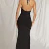Vestido largo Indi con cuello halter en negro