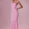 Vestido largo Lillienne de encaje con escote corazón en rosa palo