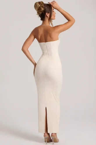 Vestido largo Palermo con cuello vuelto y tirantes finos adornado en blanco