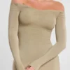 Vestido largo Roxana de manga larga y hombros descubiertos en mezcla de modal y cachemira, color topo