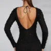Vestido largo sin espalda con adornos y manga larga Vienna en negro