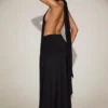 Vestido largo sin espalda con cuello halter de jersey suave Merryth en negro