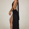 Vestido largo sin espalda con cuello halter de jersey suave Merryth en negro