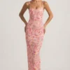 Vestido largo sin espalda con cuello redondo y adornos Tavira en rosa