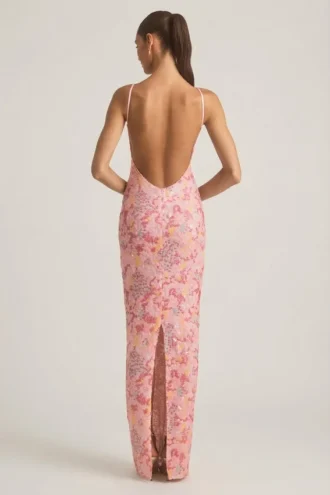 Vestido largo sin espalda con cuello redondo y adornos Tavira en rosa