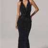 Vestido largo sin espalda con cuello vuelto y adornos Feyre en negro