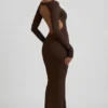 Vestido largo sin espalda con fruncidos Regine Modal en marrón chocolate