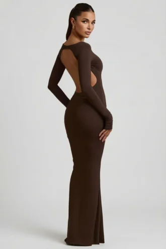 Vestido largo sin espalda con fruncidos Regine Modal en marrón chocolate