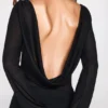 Vestido largo sin espalda de jersey transparente con mangas largas Frances en negro