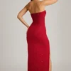 Vestido largo sin tirantes con cuello vuelto y adornos de La Rochette en rojo intenso