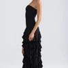 Vestido largo sin tirantes con volantes Diletta en negro