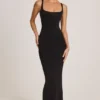 Vestido largo Soreia de modal con cuello cuadrado en negro