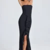 Vestido largo tipo corsé con volantes y escote bandeau Tallullah en negro