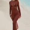 Vestido largo transparente con espalda abierta Naura en marrón chocolate