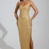 Vestido largo Yarina con cuello redondo y abertura en el muslo, adornado en dorado