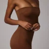 Vestido lencero mini bandeau de malla suave y transparente de Intimates en color moca