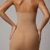 Vestido lencero mini bandeau de malla transparente suave de Intimates en color almendra
