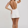 Vestido Lidia de cuello alto y espalda abierta en blanco