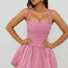 Vestido micro corto con corsé, cuello halter y bajo abullonado con cordones Ludmila en malva