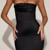 Vestido midi acampanado Belsa de satén con ribete de encaje y escote bandeau en negro