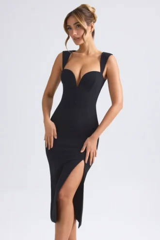Vestido midi Aiko con cuello corazón en negro