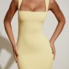 Vestido midi Ainslee con cuello cuadrado en amarillo pastel