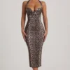 Vestido midi ajustado con cuello halter y capas Ismay en estampado de leopardo