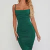 Vestido midi ajustado con cuello vuelto y fruncidos «You’re My Type» en verde