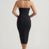 Vestido midi ajustado con escote halter y aberturas Nika en negro