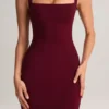 Vestido midi ajustado de cuello cuadrado Ainslee en modal color vino