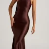 Vestido midi asimétrico con detalle de pañuelo Shaya en marrón chocolate