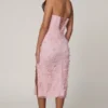 Vestido midi-axo con cordones y abertura Eudora en rosa suave